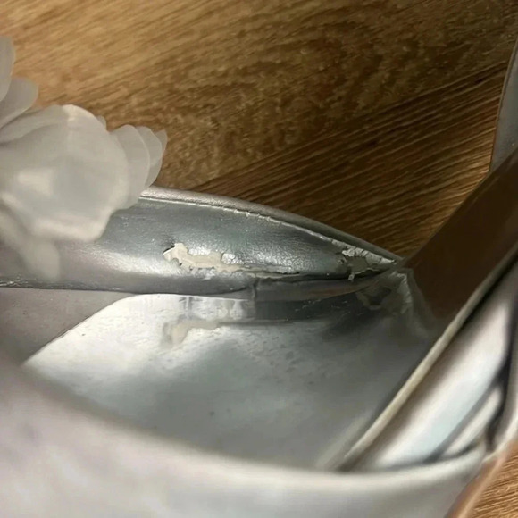 Audrey Brooke silver heels size 7 - Picture 13 of 16